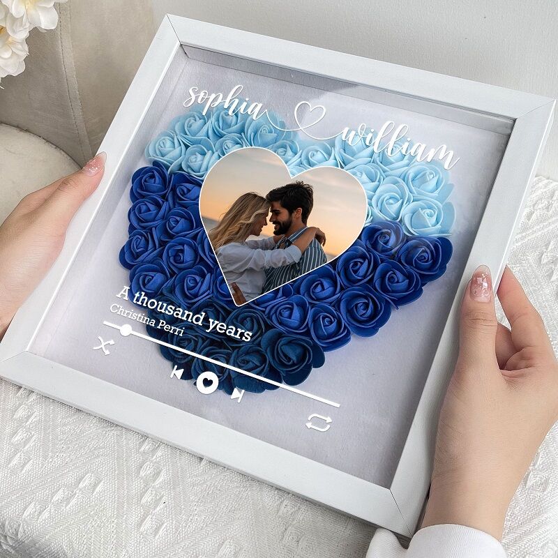 Scatola d'ombra floreale personalizzata con foto del cuore e canzone d'amore dal design chic Regalo unico per innamorati